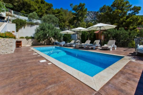 Luxurious Apartments Maslina with Beach